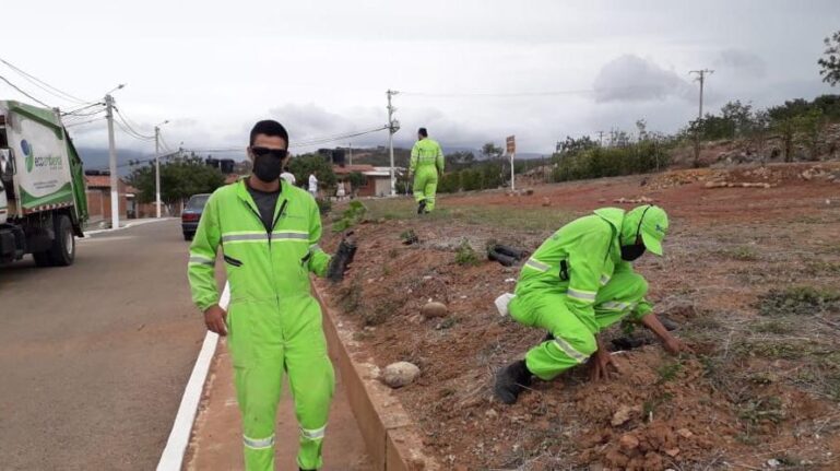 DÍA DE ARBORIZACIÓN CON LA URBANIZACIÓN ALTOS DE LA SIERRA